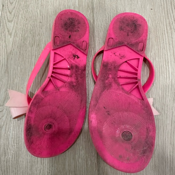 Ted Baker Flip Flops (Size on shoe is UK size 6 which is US size 8) - Picture 2 of 4